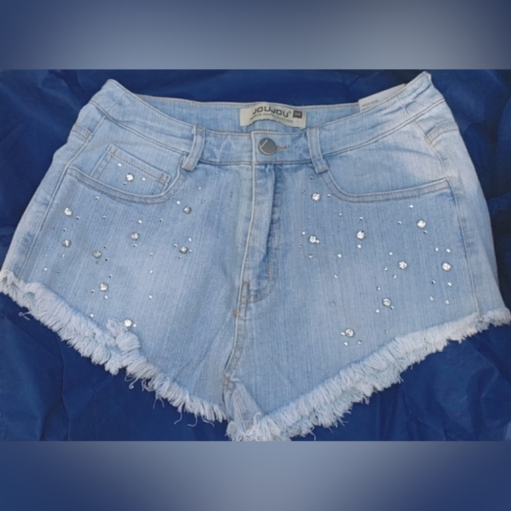 These are not really my style so I’m selling them!